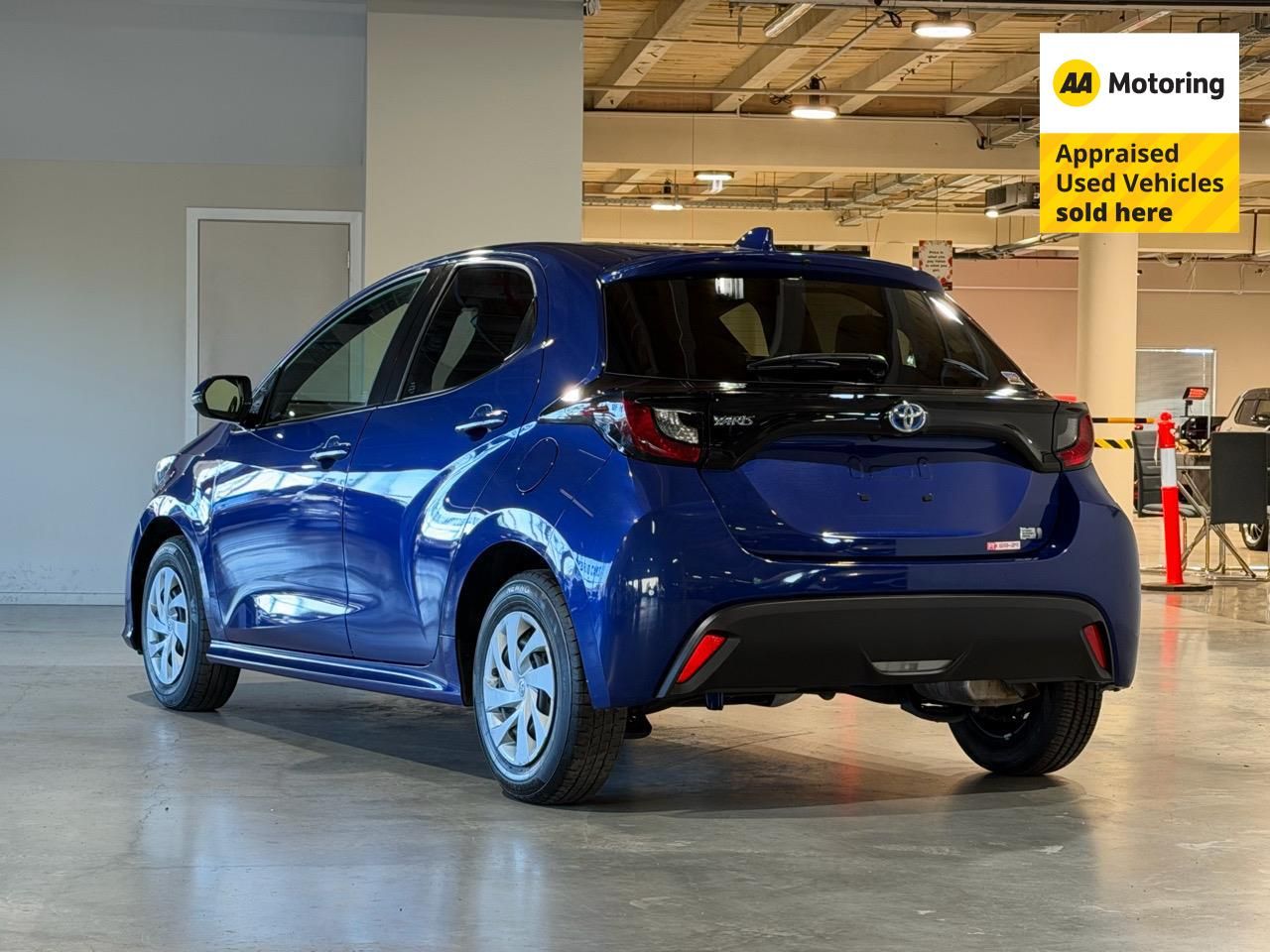 Vehicle image 5
