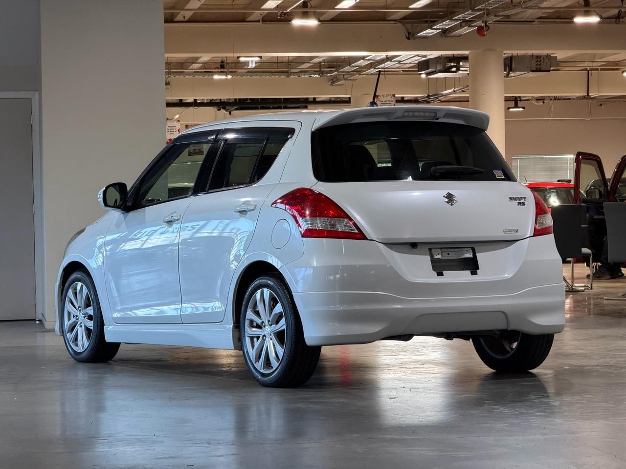Vehicle image 5