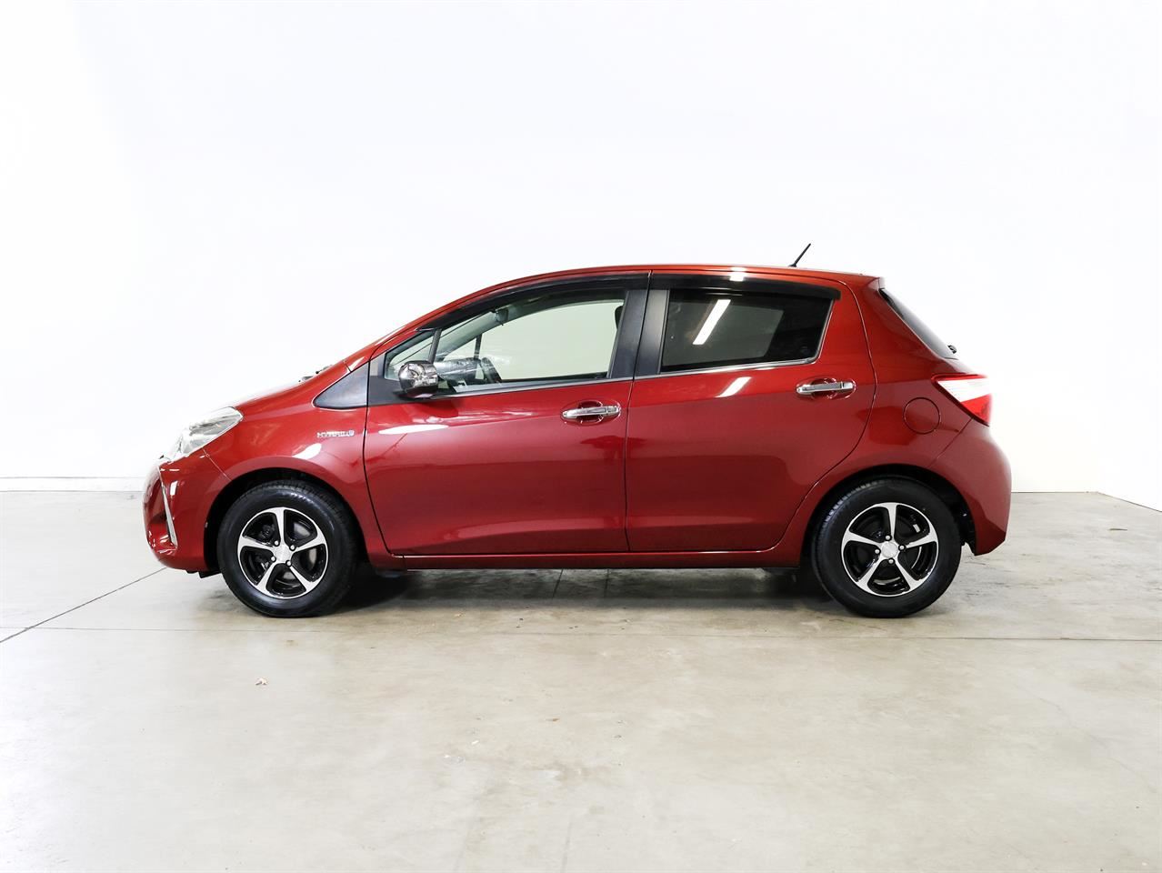 Vehicle image 5