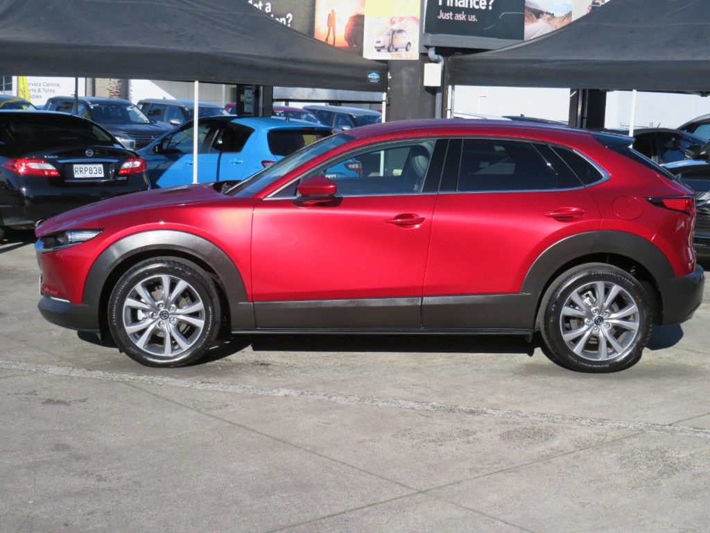 Vehicle image 4