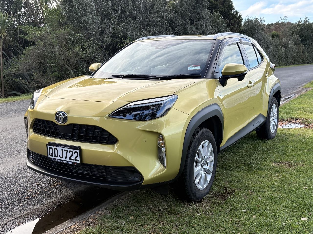 Vehicle image 3