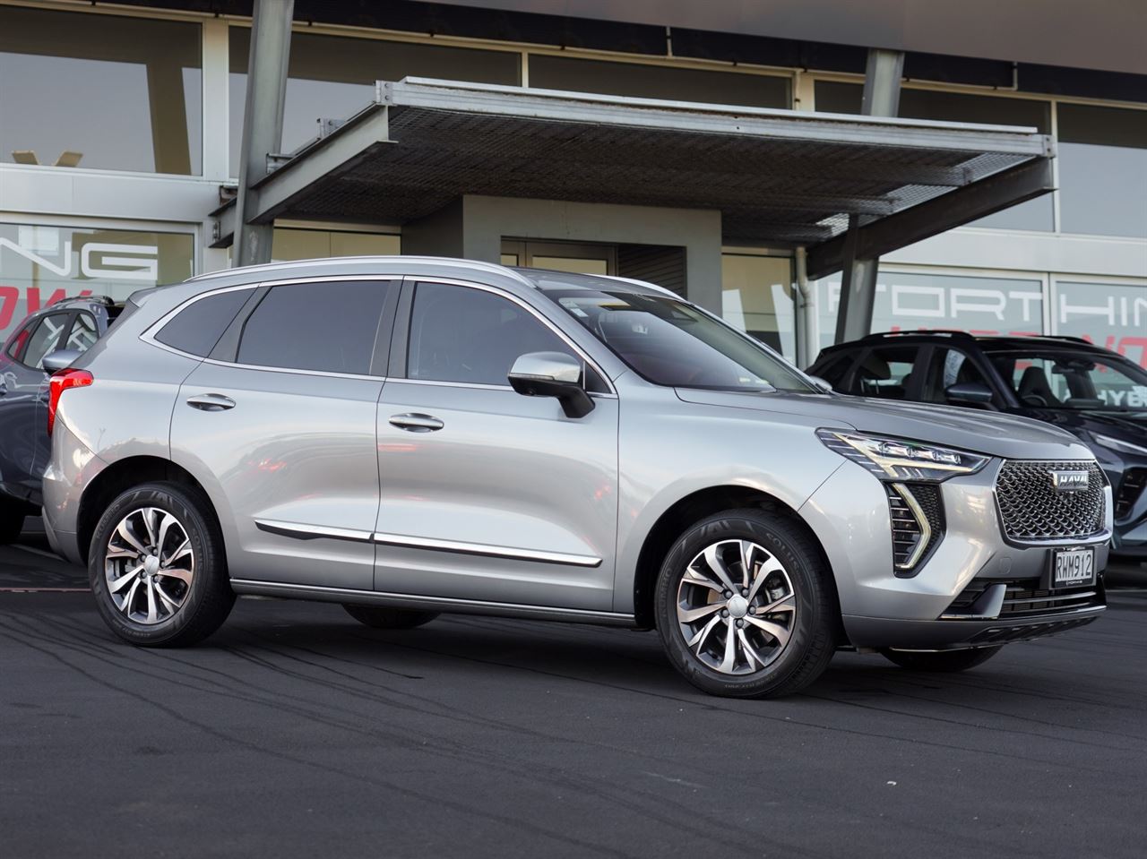 Vehicle image 3