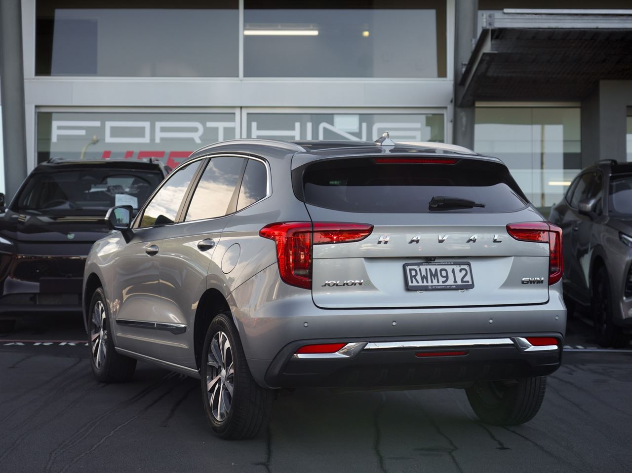 Vehicle image 5
