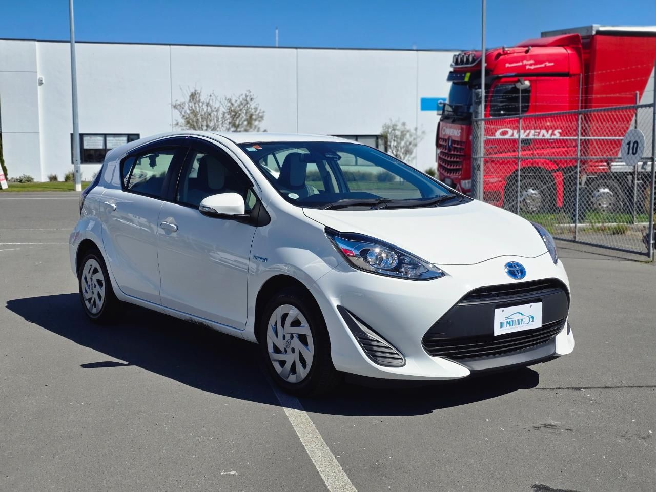 Vehicle image 3