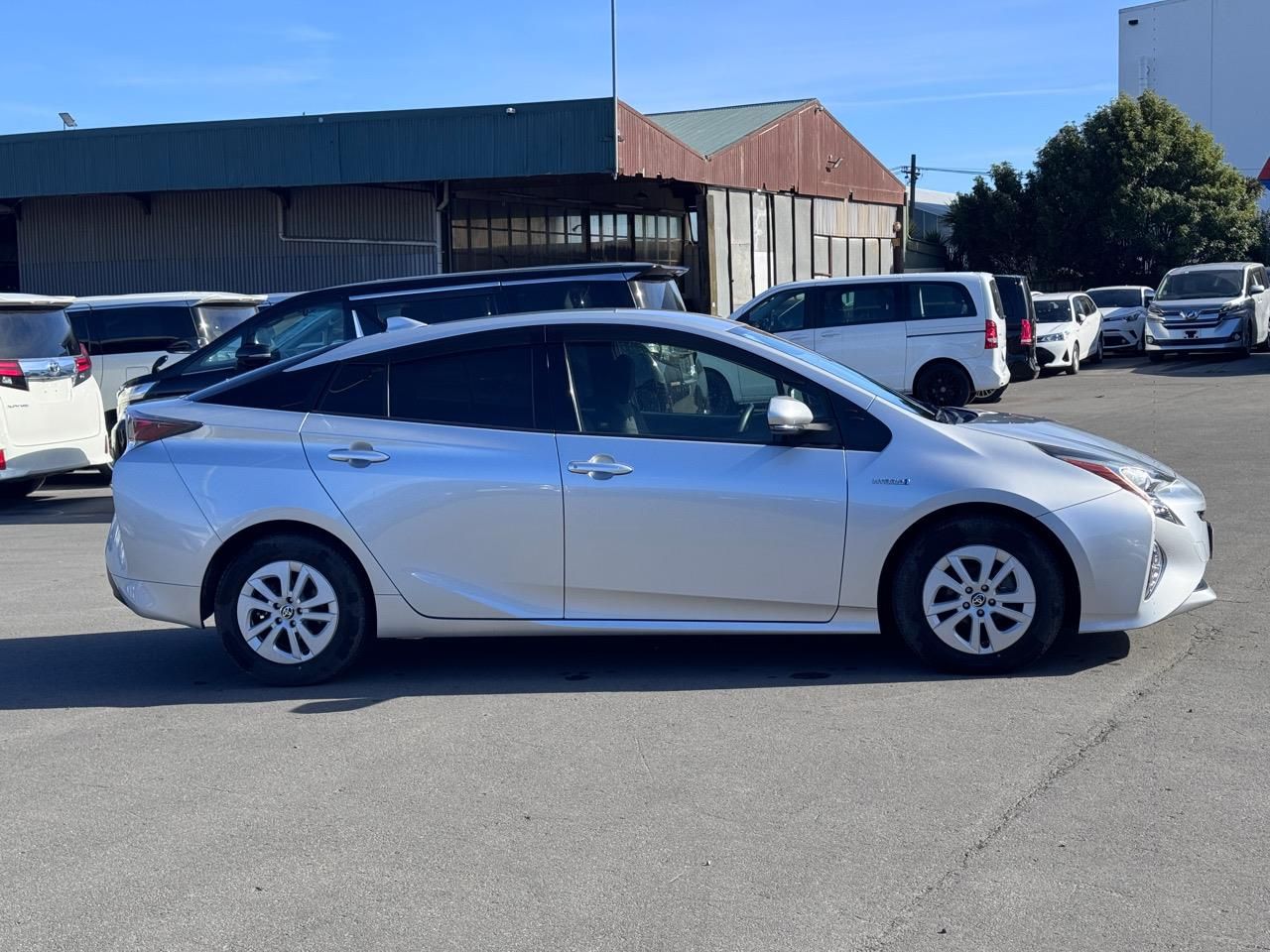 Vehicle image 4