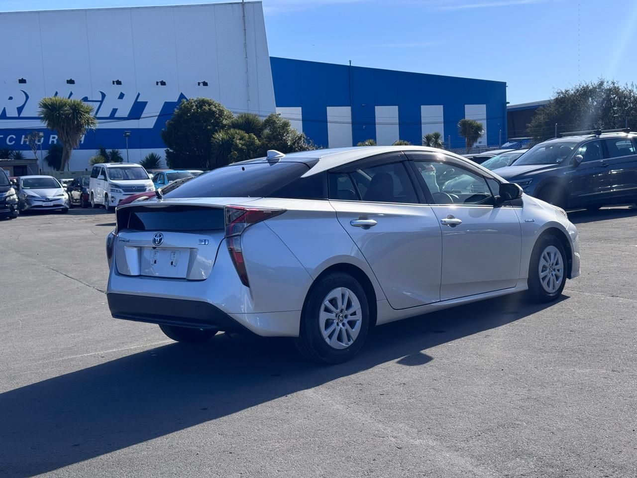 Vehicle image 5
