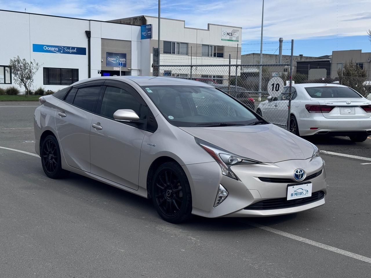 Vehicle image 3