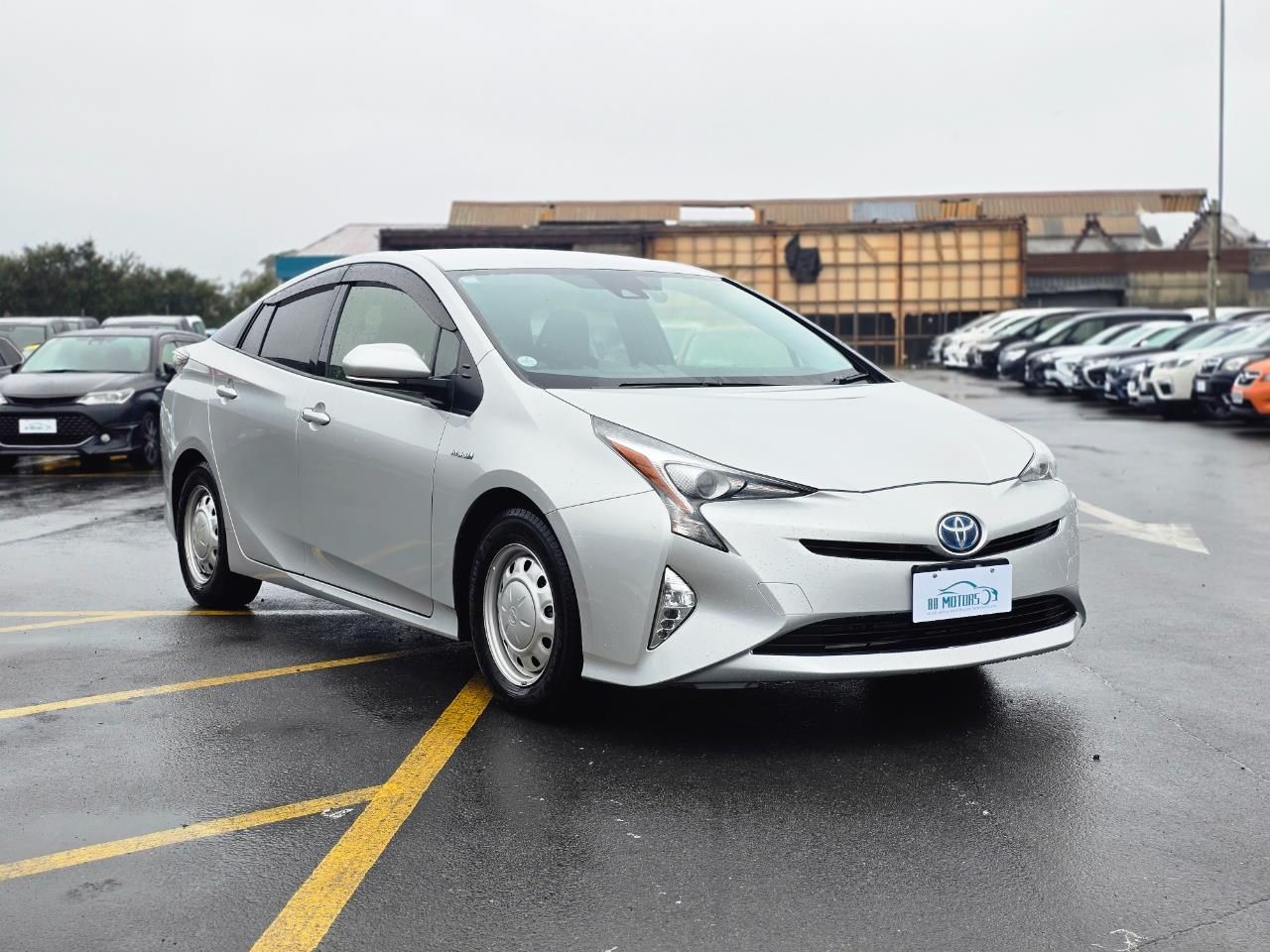 Vehicle image 3