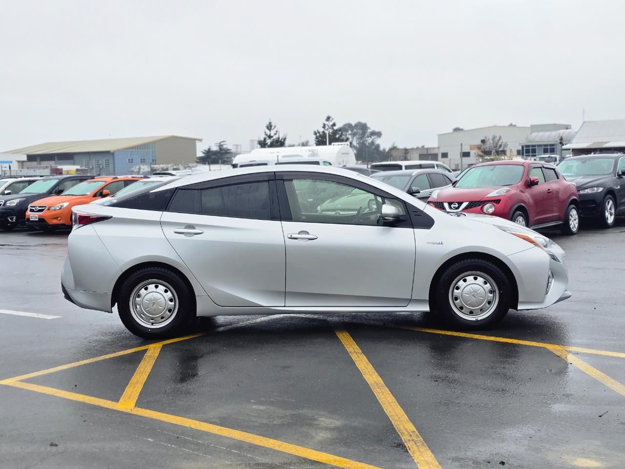 Vehicle image 4