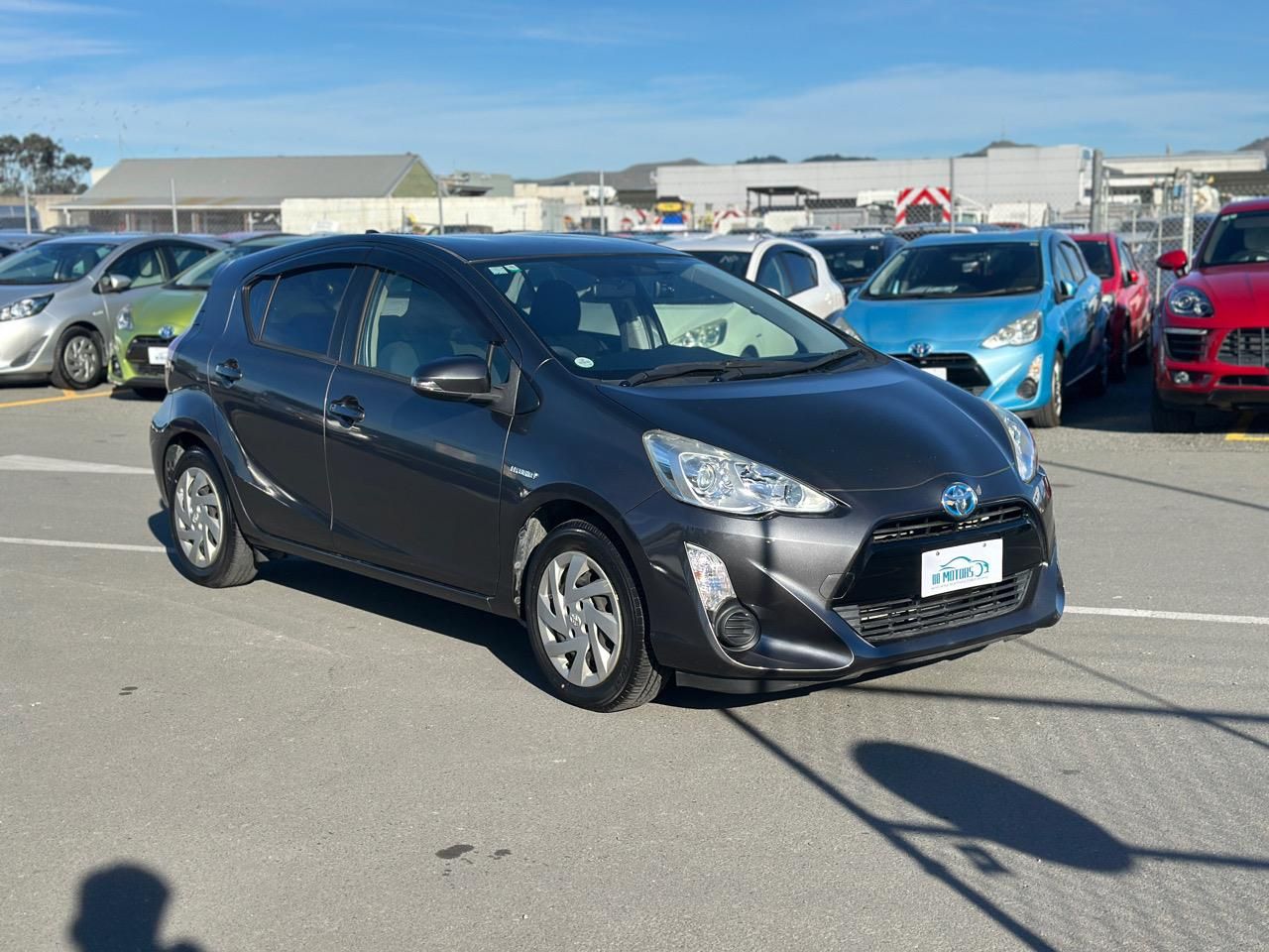 Vehicle image 3