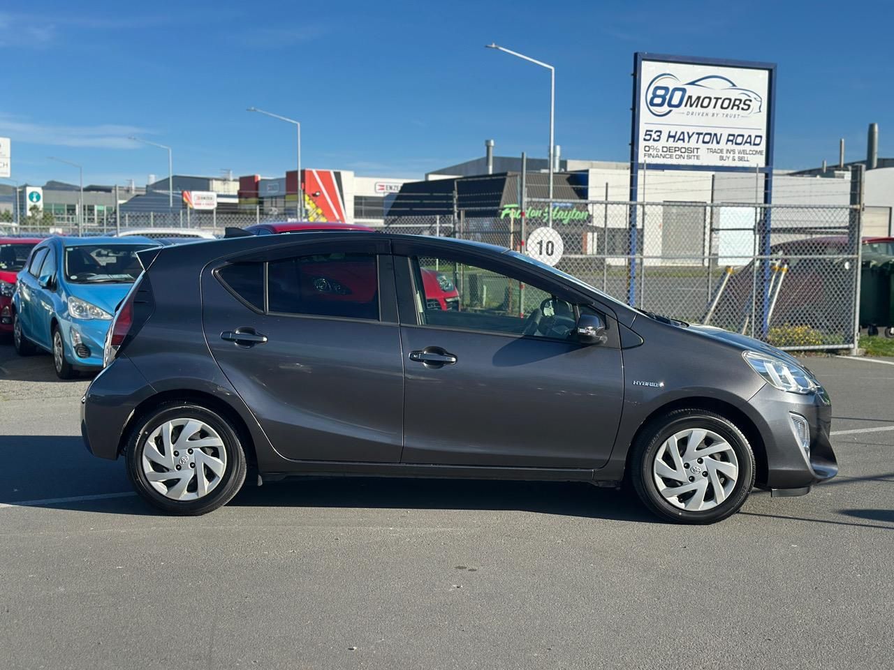 Vehicle image 4