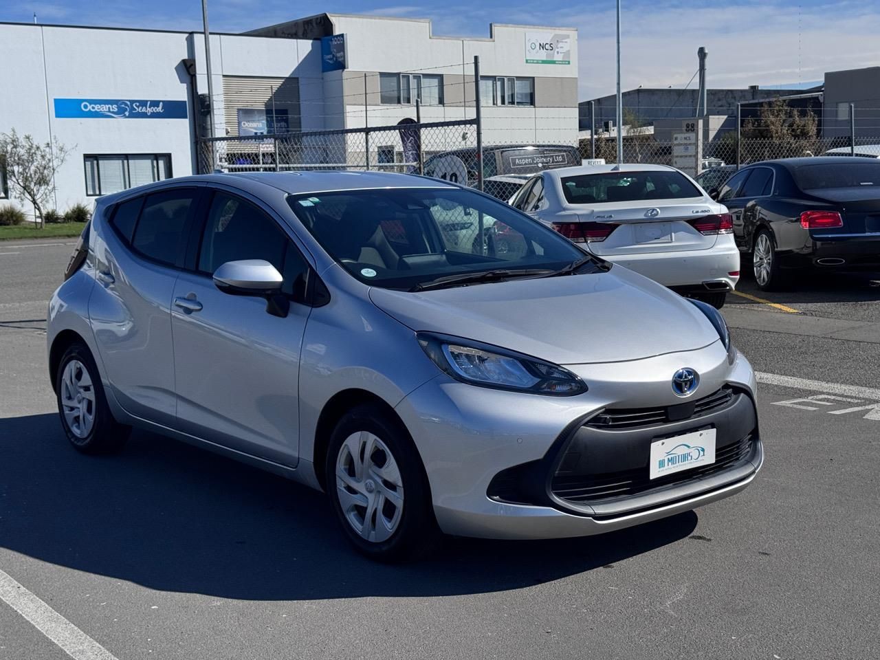 Vehicle image 3