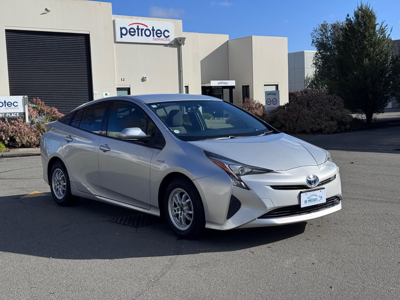Vehicle image 3
