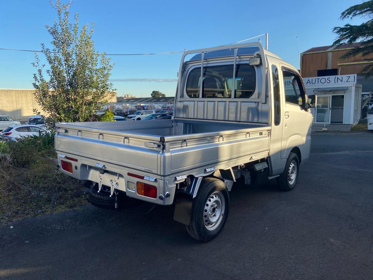 Vehicle image 5