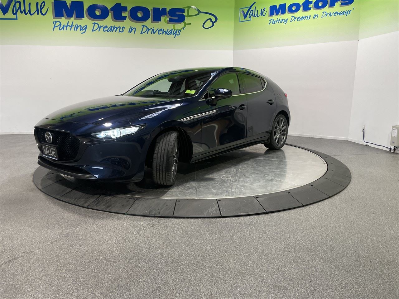 Vehicle image 3
