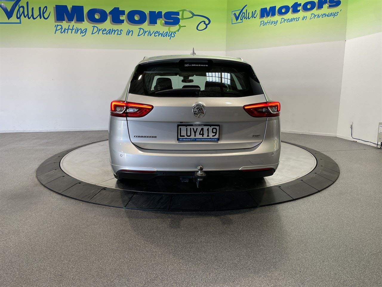 Vehicle image 5