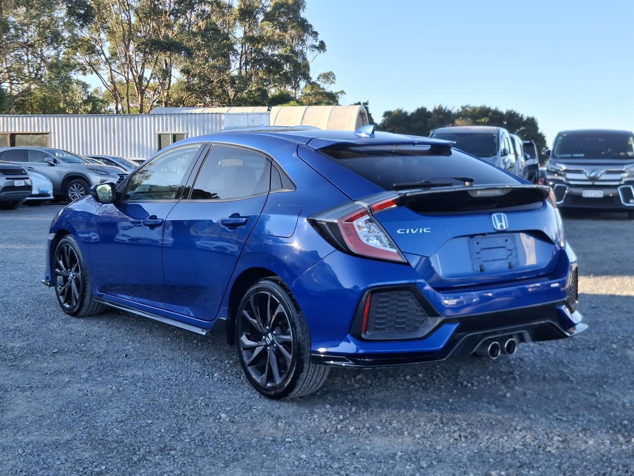 Vehicle image 5