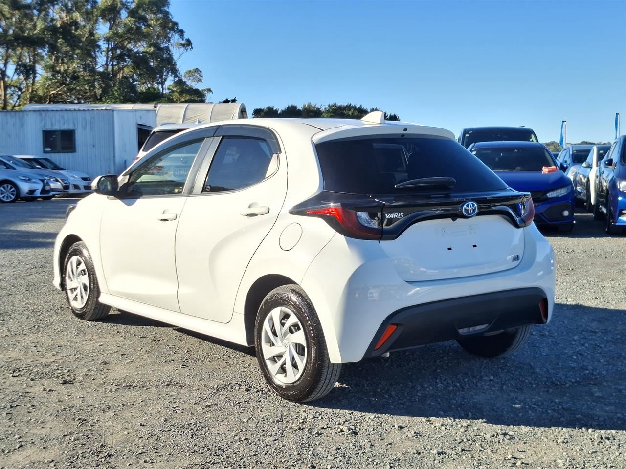 Vehicle image 5