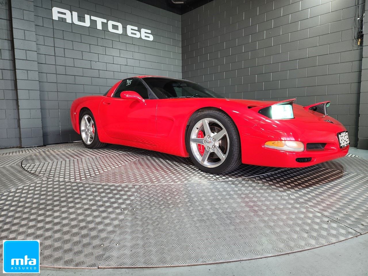 Vehicle image 5