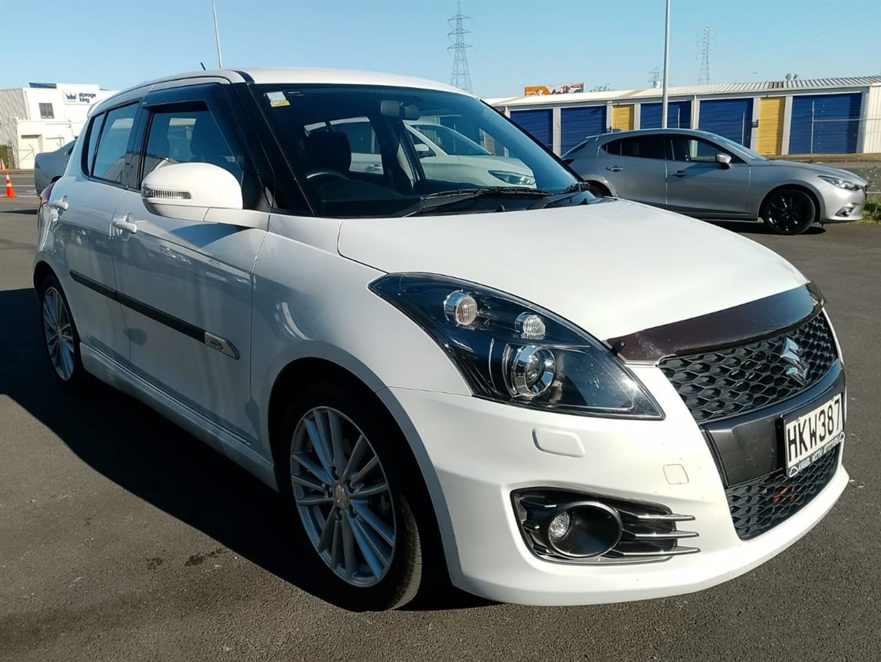 Vehicle image 5