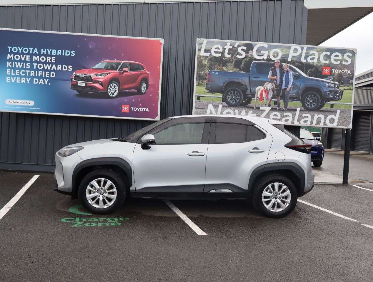 Vehicle image 5