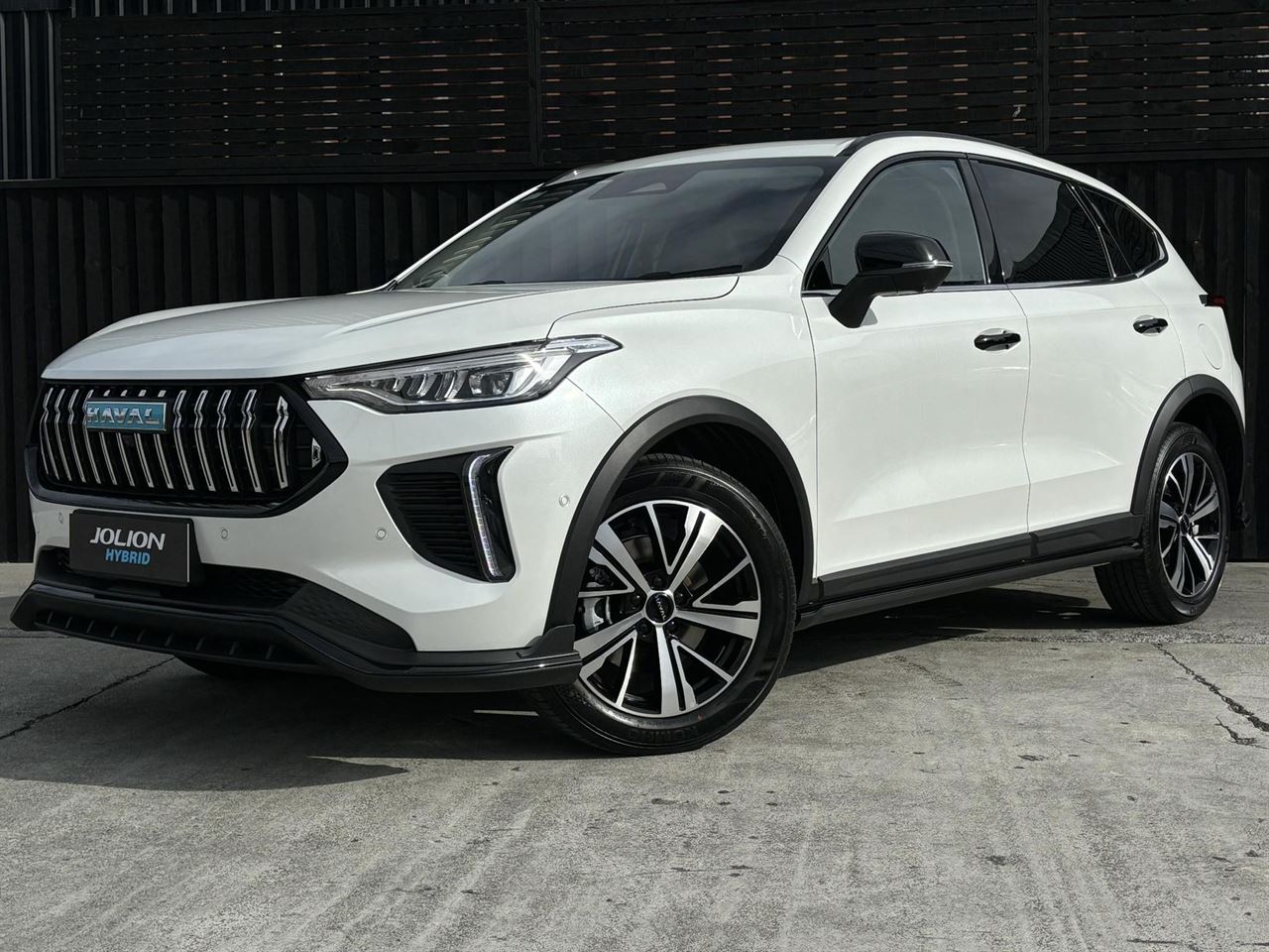 Vehicle image 5