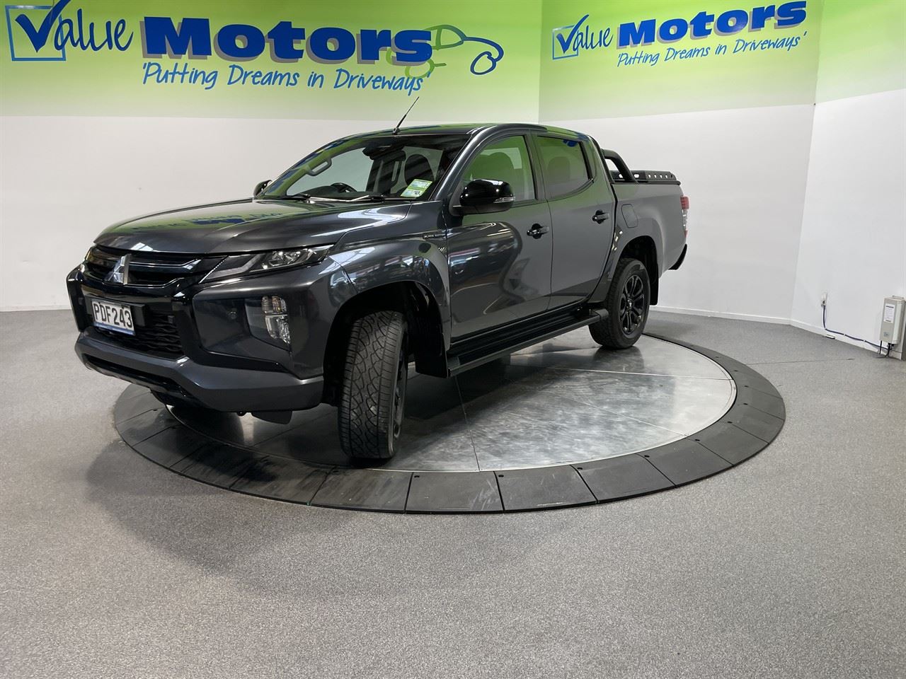 Vehicle image 3