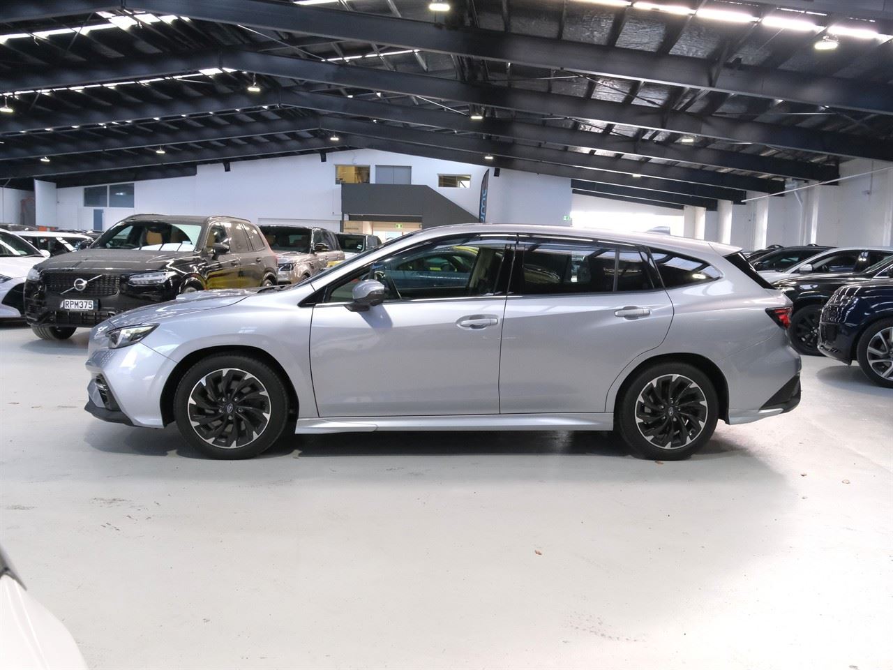 Vehicle image 5