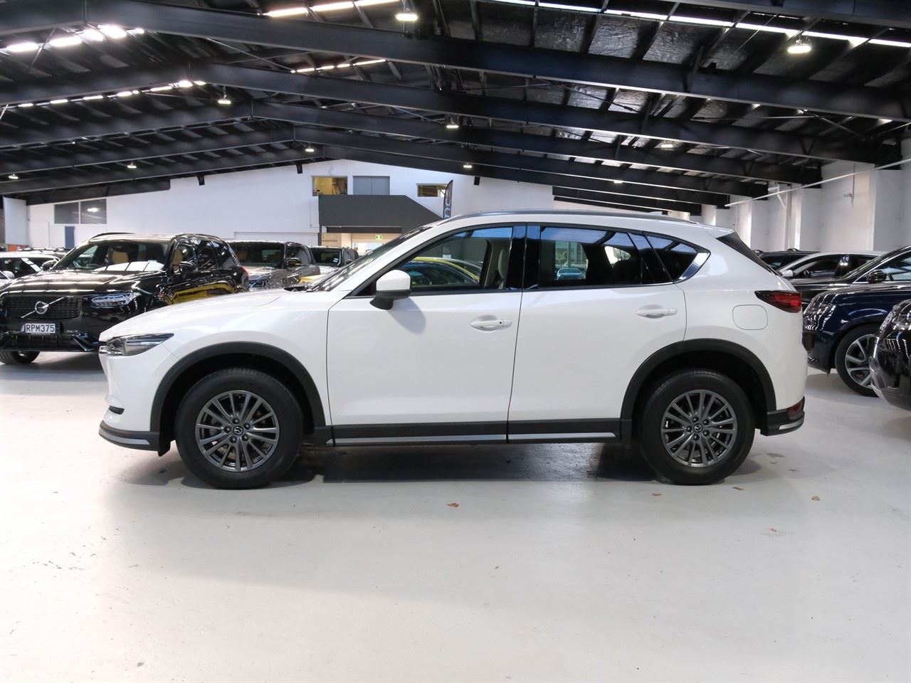 Vehicle image 5