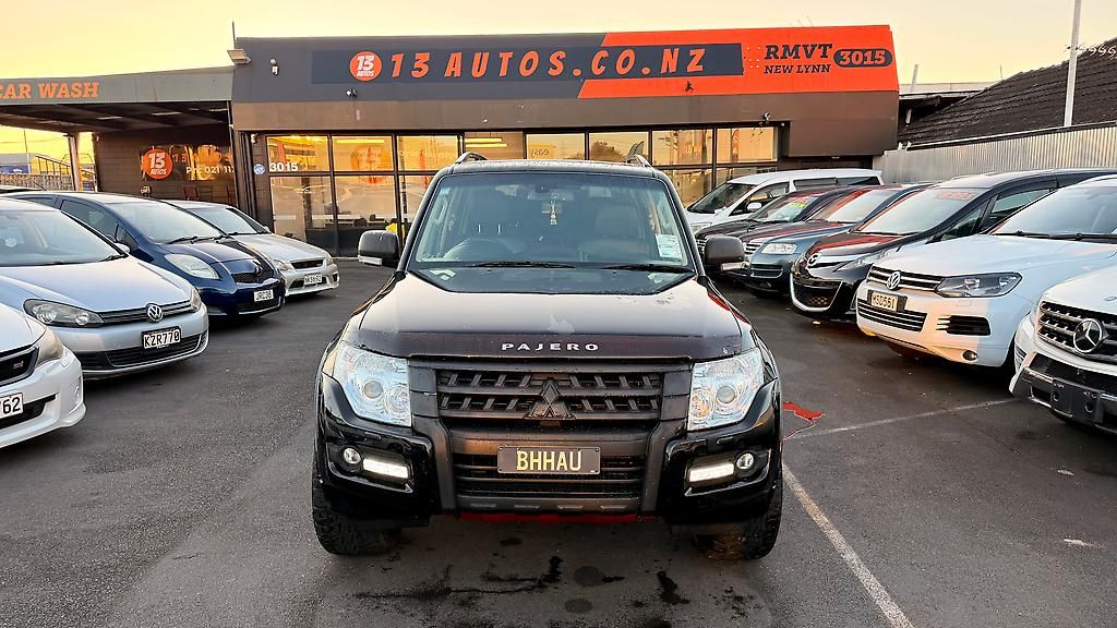 Vehicle image 3