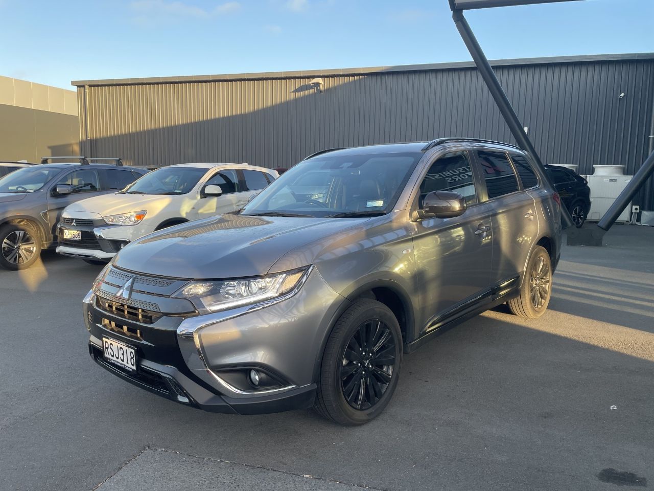 Vehicle image 5