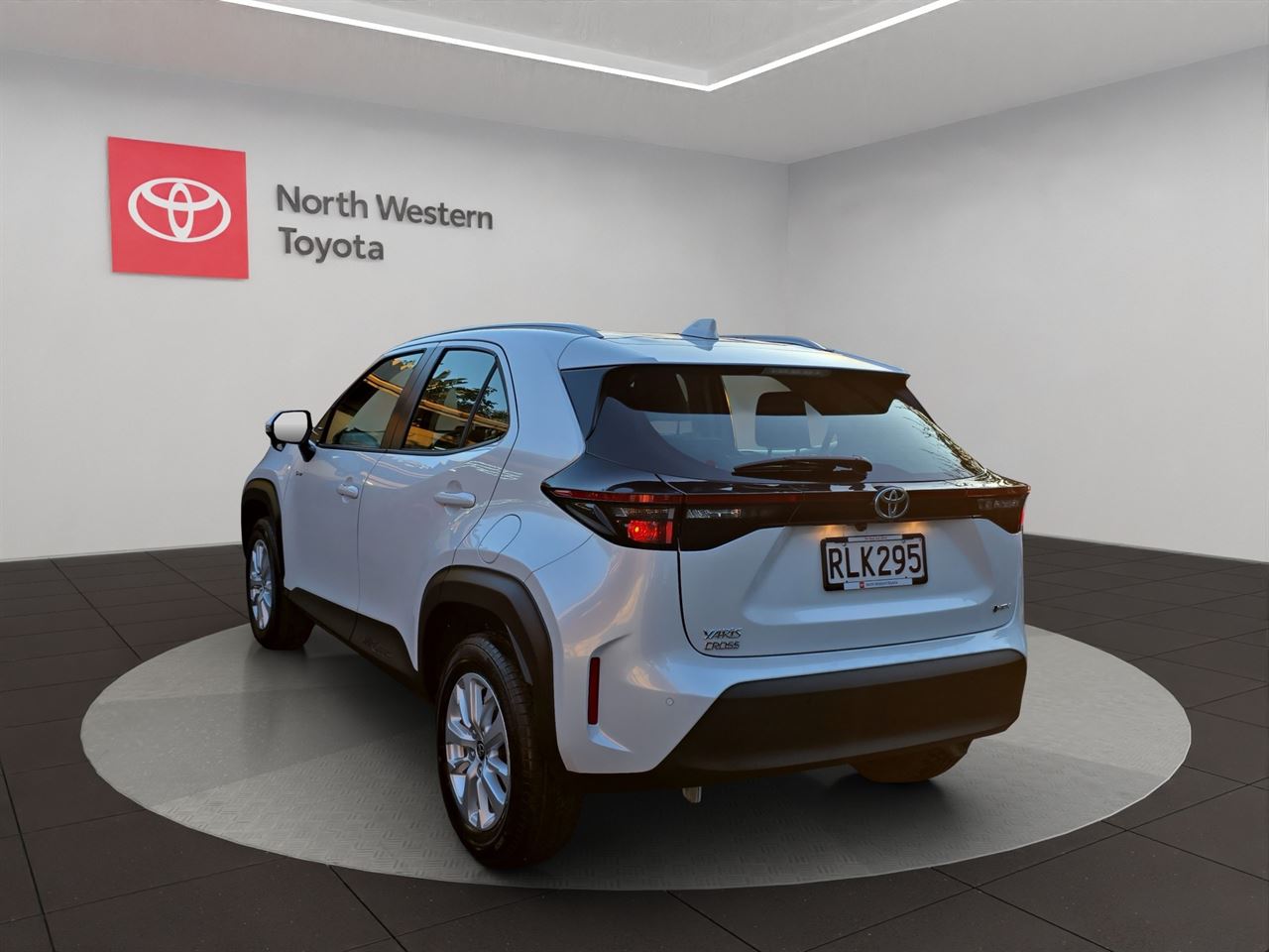 Vehicle image 5