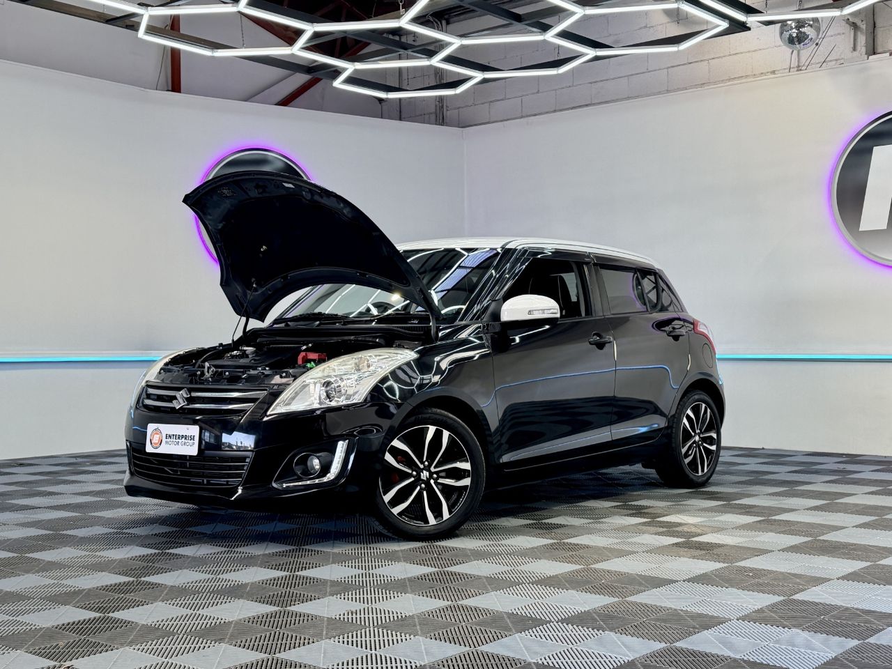 Vehicle image 3