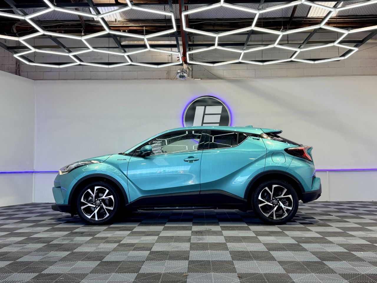 Vehicle image 5