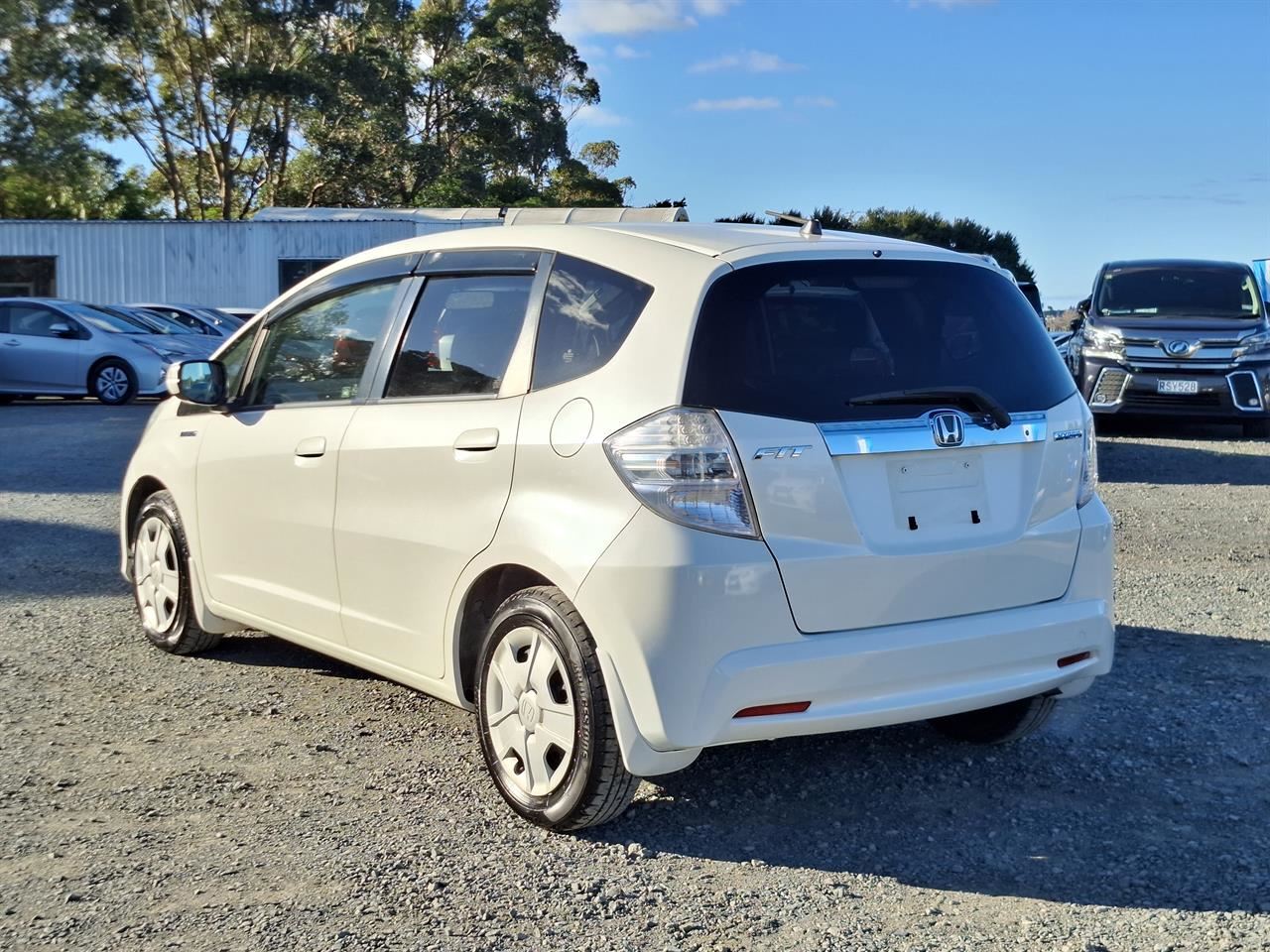Vehicle image 5