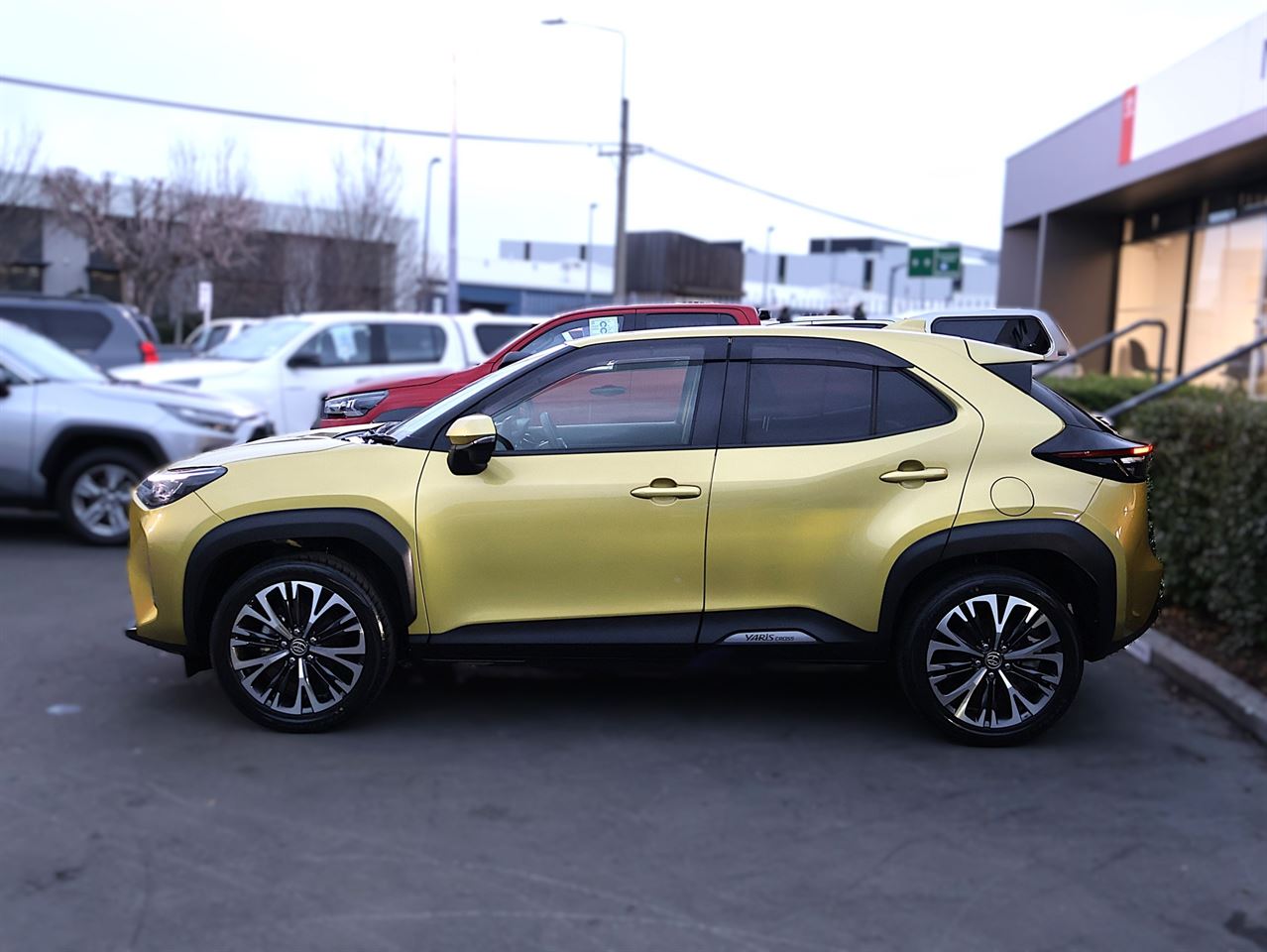 Vehicle image 4
