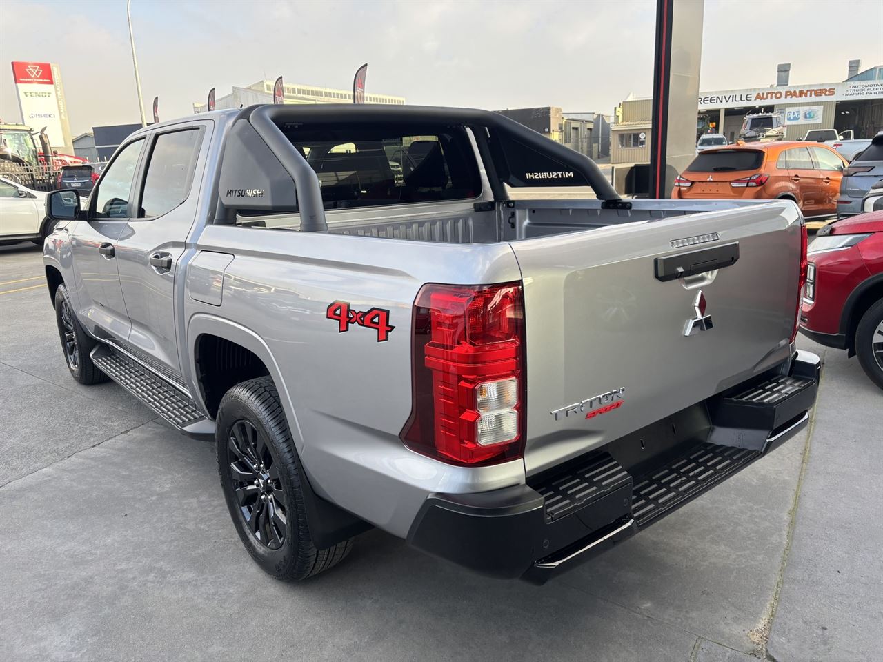 Vehicle image 5