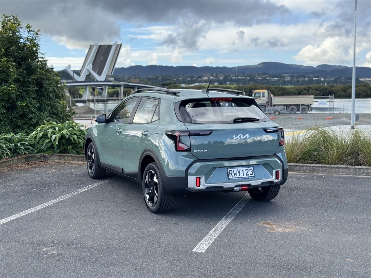 Vehicle image 5