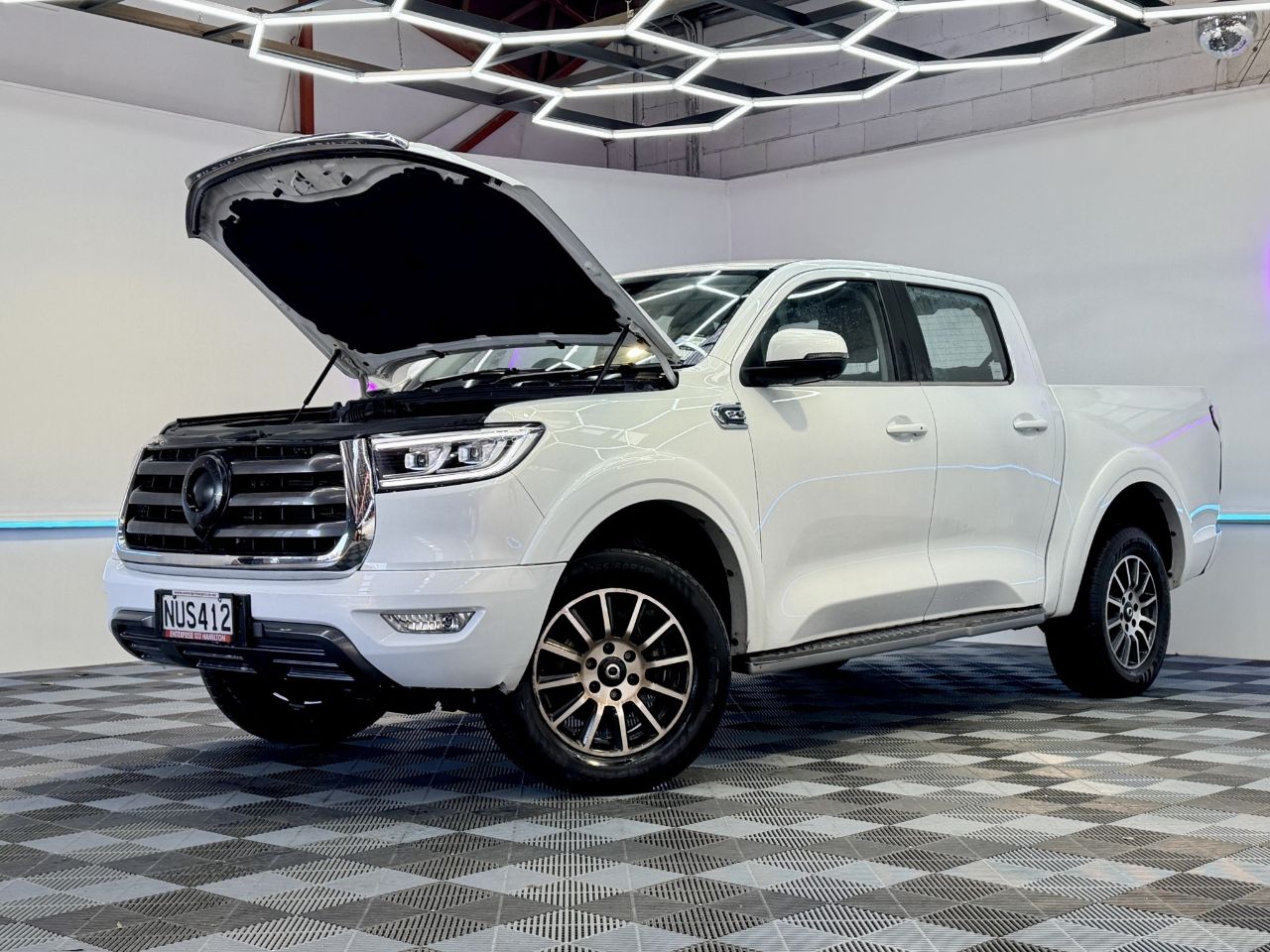 Vehicle image 3