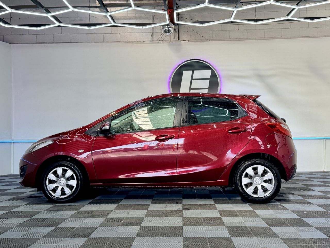 Vehicle image 5