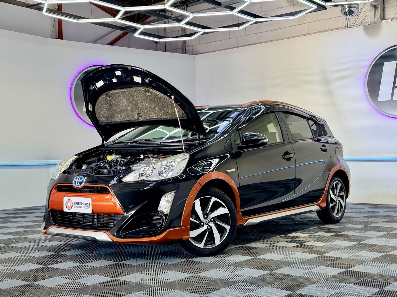 Vehicle image 3