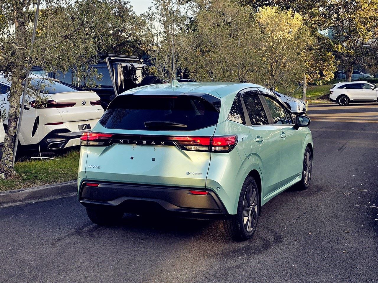 Vehicle image 4