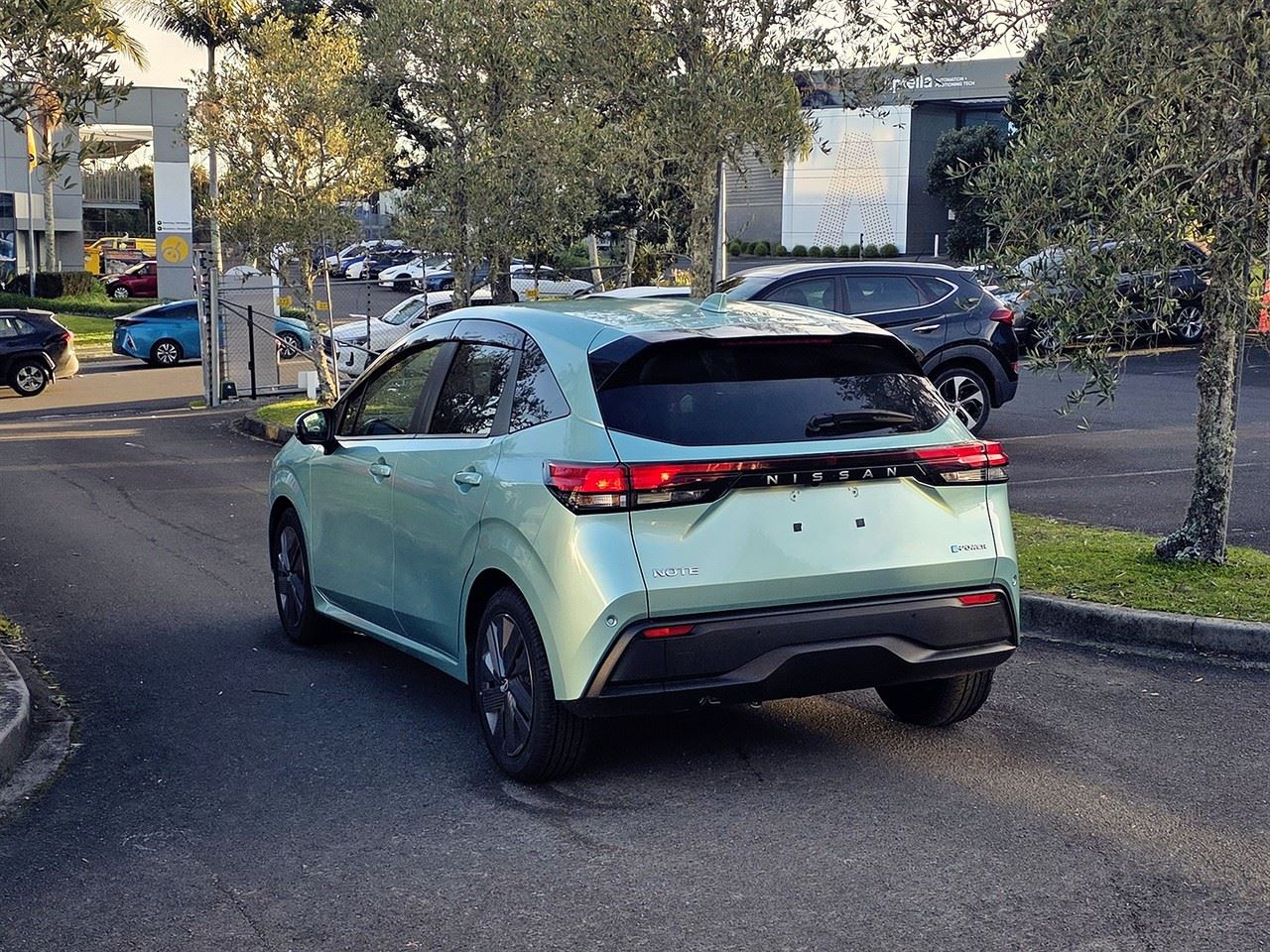 Vehicle image 5