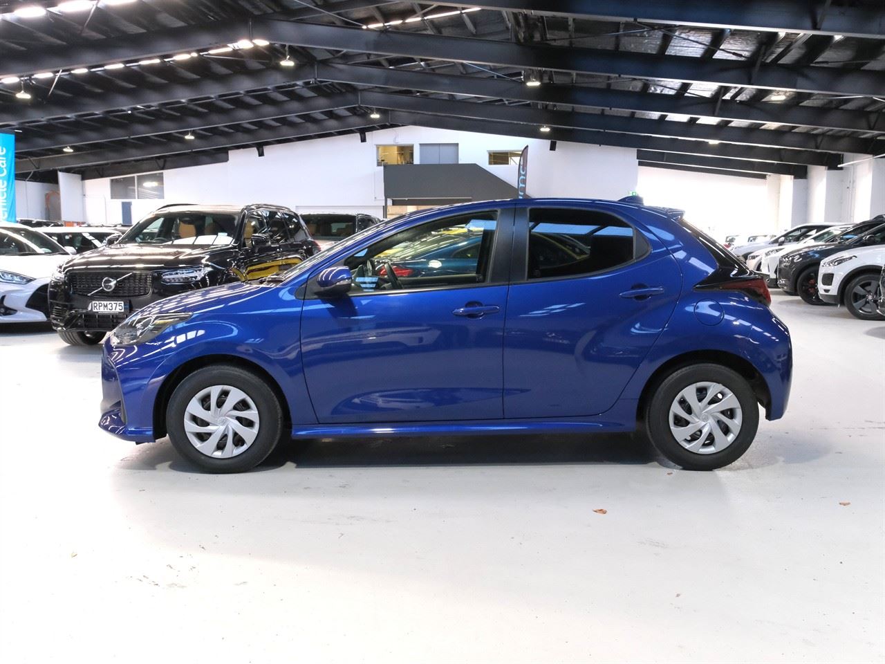 Vehicle image 5
