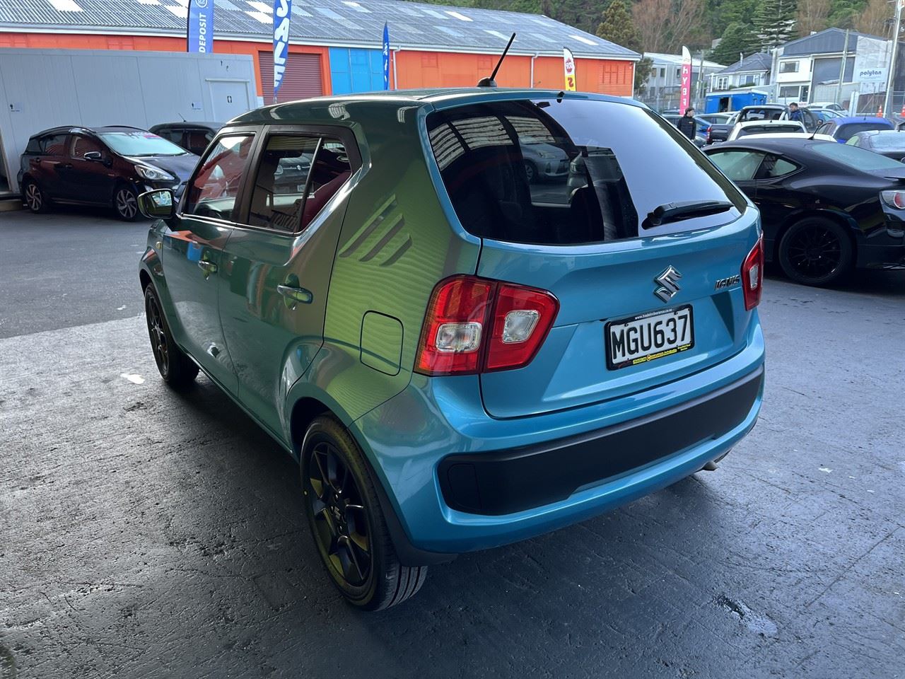 Vehicle image 4