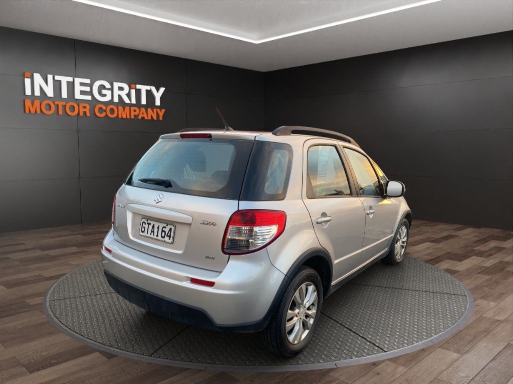Vehicle image 4