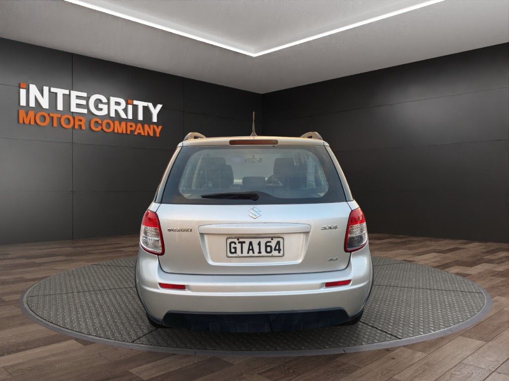 Vehicle image 5