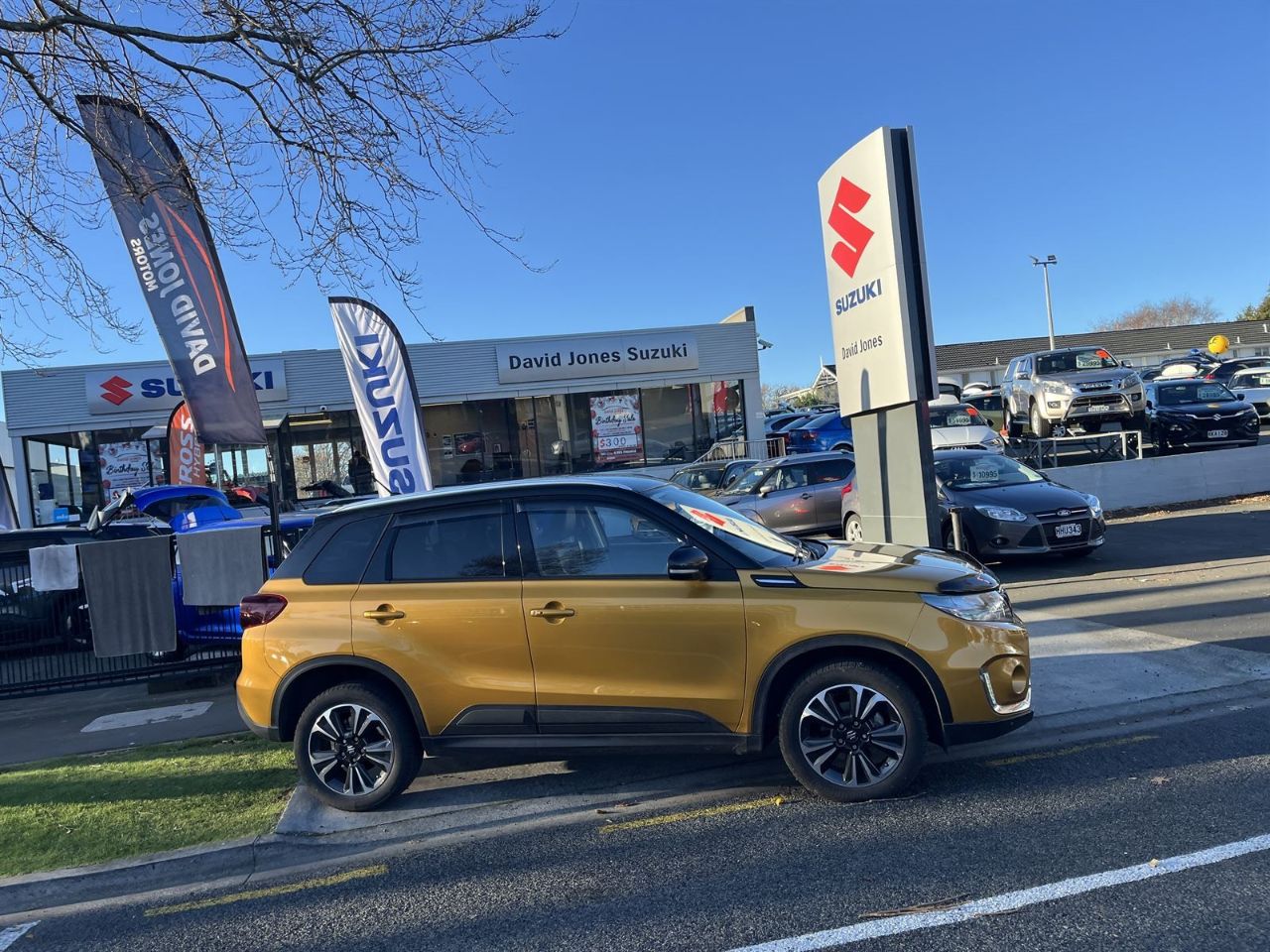 Vehicle image 4
