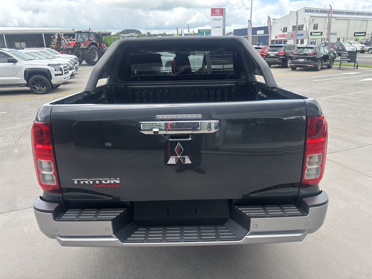 Vehicle image 4
