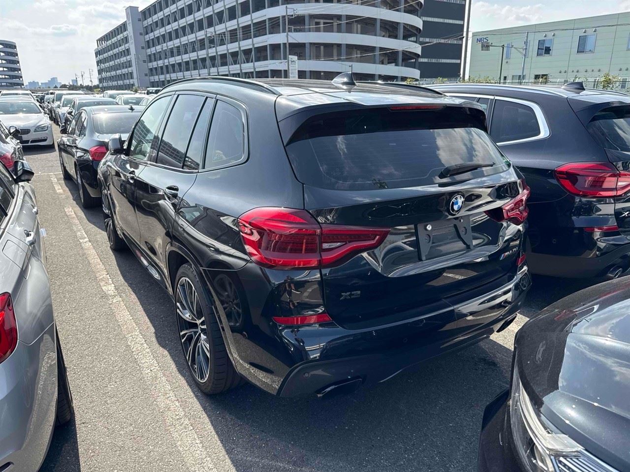 Vehicle image 5